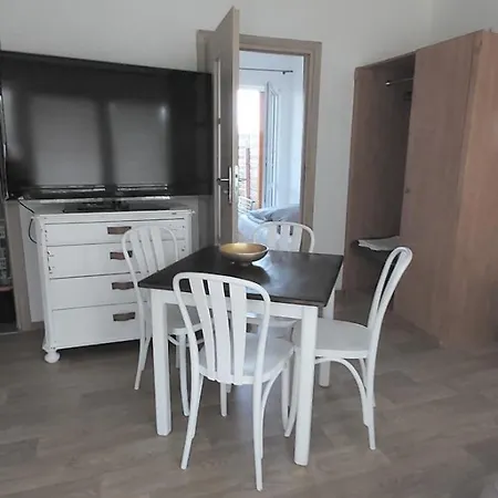 Wieniotowo Przy Lesie I Plazy Ap Am Wald Und Apartmán Ustronie Morskie